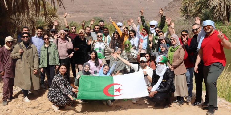 قافلة تواصل للتبادل بين الشباب الجزائري
