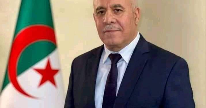 ممثلا للجزائر