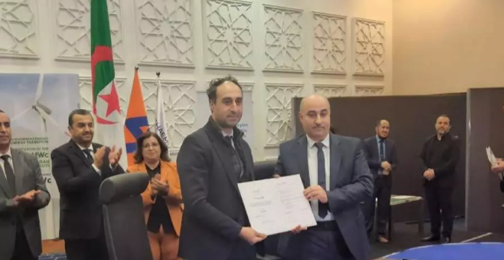 نجاز 3000 ميغاواط من الطاقة الشمسية و الكهروضوئية