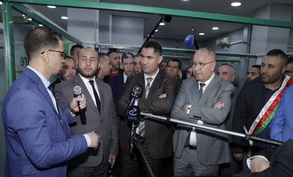 لعقاب يشيد بإبتزازات المغربية