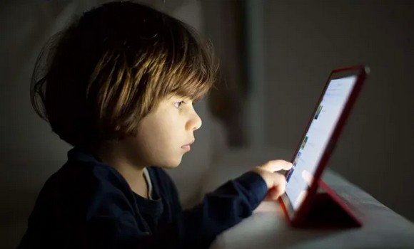 إنشاء خلية وطنية لليقظة لحماية الأطفال من مخاطر شبكات التواصل