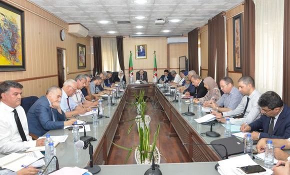 ندوة وطنية حول النتائج المحصلة في الإمتحانات المدرسية الوطنية