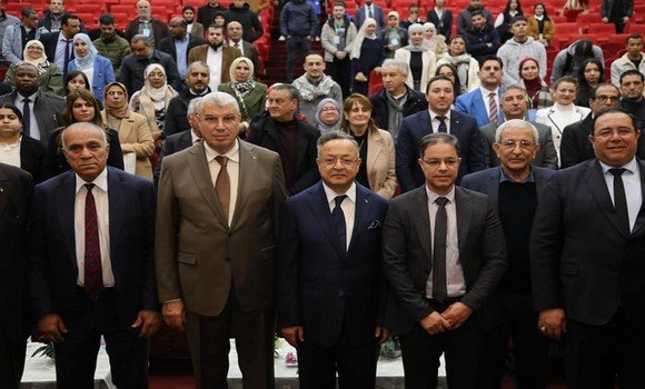 وزير التعليم العالي و البحث العلمي