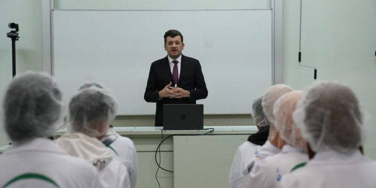 أزيد من 300 ألف مقعد بيداغوجي جديد وطنيا لتلبية احتياجات الشباب في عدة مجالات مهنية