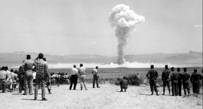  الذكرى الـ65 للتفجيرات النووية الفرنسية بالجزائر
