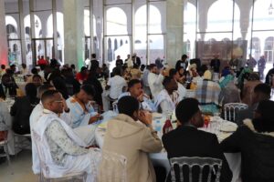 أشرف وزير الشباب, المكلف بالمجلس الأعلى للشباب, مصطفى حيداوي, اليوم الاثنين بالجزائر العاصمة, على احتفالية نظمت على شرف الطلبة الأفارقة الذين يزاولون دراساتهم بالمؤسسات الجامعية والمعاهد الجزائرية.