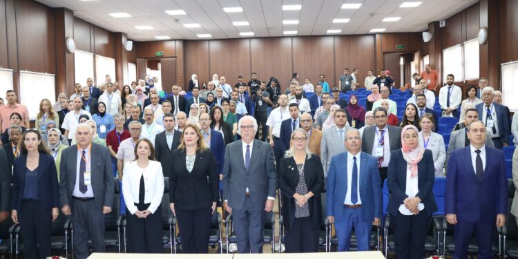 التأكيد على أهمية إشراك كافة الفاعلين في مواجهة التحديات البيئية المستجدة