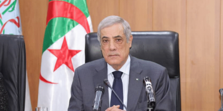 الوزير الأول يترأس اجتماعًا للحكومة