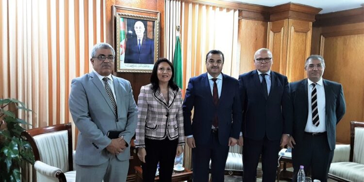 عرقاب يستقبل الباحثة الجزائرية ليلى شنتوف المتخصصة في الاقتصاد الطاقوي