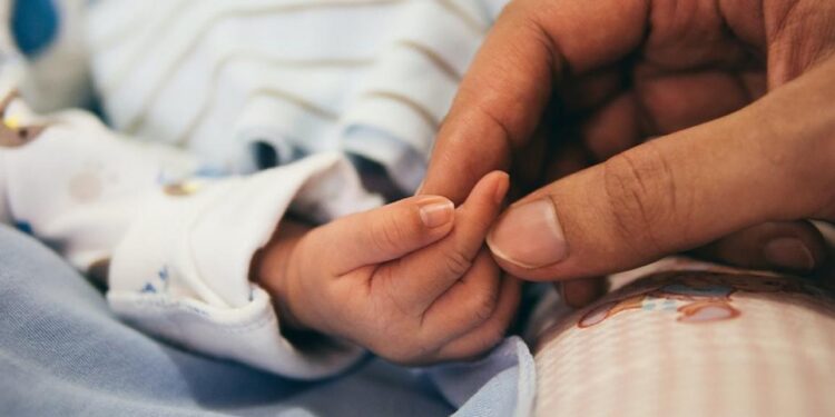 عطلة الأمومة