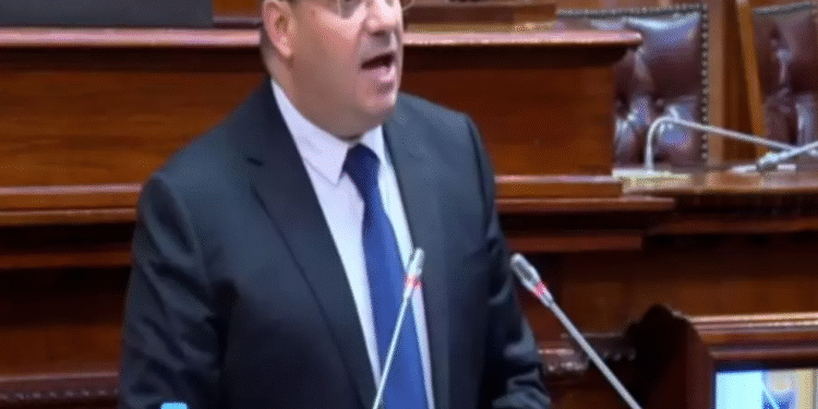 لطفي بوجمعة يؤكد عزم الجزائر على تفعيل كافة آليات التعاون الدولي لتعقب جرائم تبييض الأموال