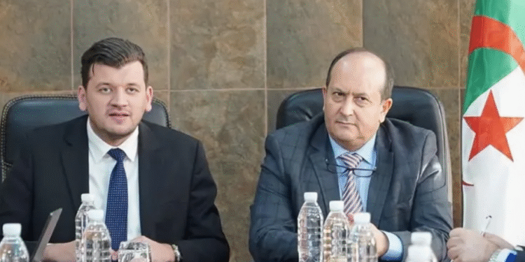 نحو إطلاق مركز امتياز خاص بالصناعة الصيدلانية بقسنطينة بداية الدخول التكويني المقبل