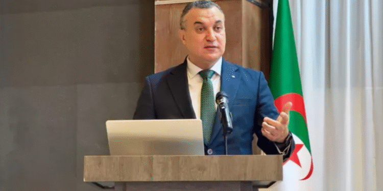 وزير البريد