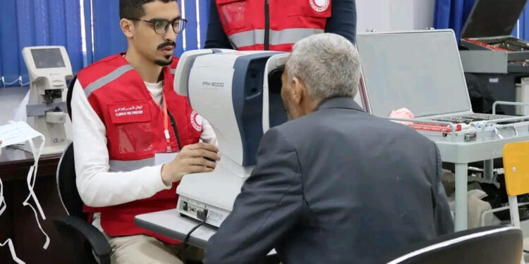 الهلال الأحمر الجزائري يواصل القوافل الطبية التضامنية