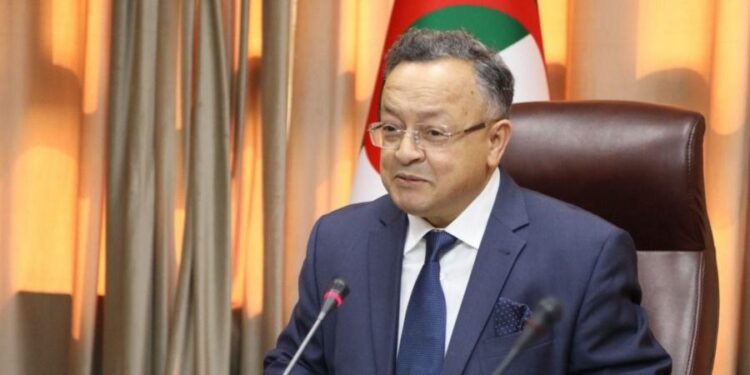 بداري يشرف على اجتماع لتقييم استعدادات الدخول الجامعي 2025-2026