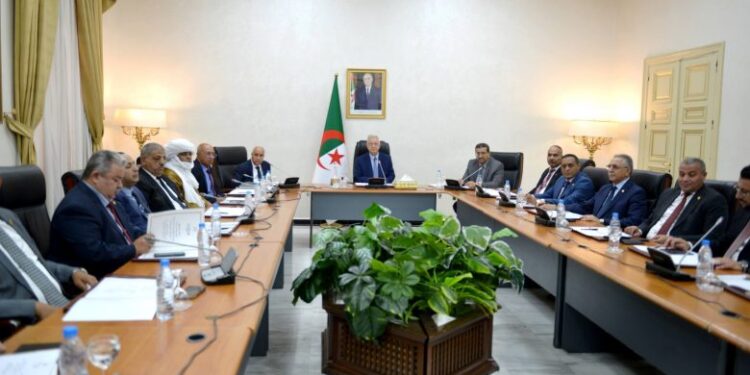 الدورة البرلمانية العادية