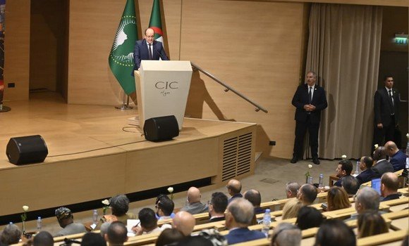 بتكليف من رئيس الجمهورية, غريب يشرف على افتتاح يوم الجاليات الإفريقية