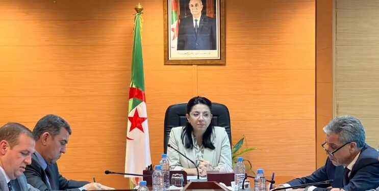 توزيع الحليب