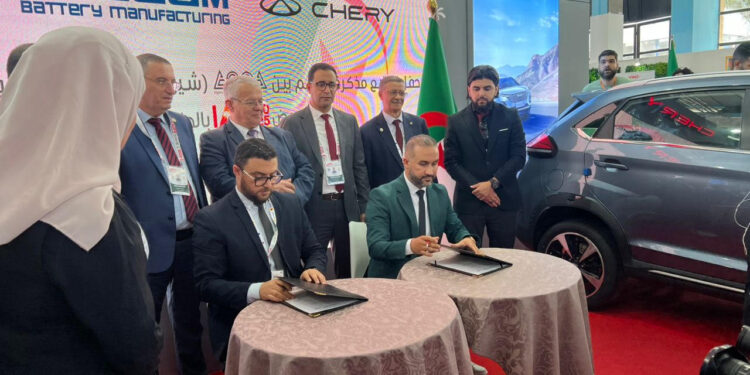 الجزائر تعزز حضورها الاقتصادي عبر توقيع اتفاقيات وشراكات استراتيجية