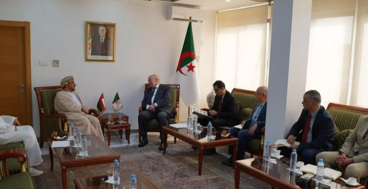 الجزائر وسلطنة عمان نحو شراكة صناعية جديدة في مجال الحافلات والمركبات الخدماتية