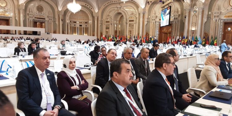 شارك وزير الدولة، وزير المحروقات والمناجم، محمد عرقاب، ممثلا للجمهورية الجزائرية الديمقراطية الشعبية، في أعمالِ المؤتمر العام الحادي والعشرين لمنظمة الأمم المتحدة للتنمية الصناعية يونيدو، المنعقد بالعاصمة السعودية الرياض،