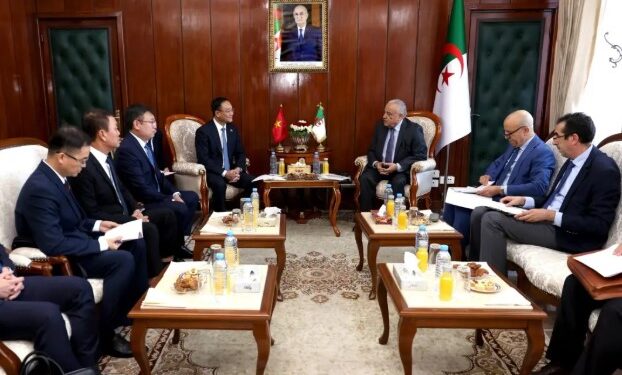 الجزائر الفيتنام