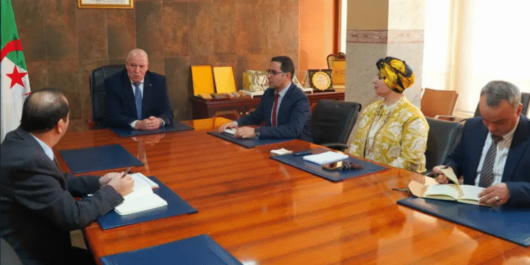 وزير الصناعة