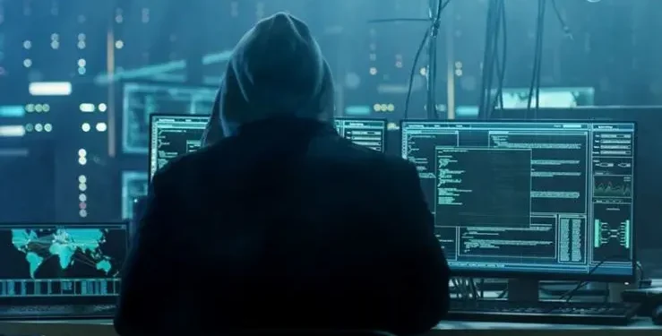 حذرت الهيئة الوطنية للوقاية من الجرائم المتصلة بتكنولوجيات الإعلام والاتصال ومكافحتها، في بيان لها أمس الاربعاء، من منشورات ذات طابع تخريبي، عبر منصات التواصل الاجتماعي، تابعة لأشخاص متواجدين بالخارج ومعروفين بعدائهم تجاه الجزائر، لتحريض التجار على القيام بإضراب اليوم الخميس بغرض المساس باستقرار البلاد.
