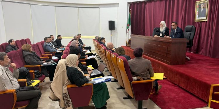 انعقد اليوم الاثنين، بمقر وزارة الصناعة الصيدلانية، اجتماع لأعضاء جهاز الرصد واليقظة لتوفير المواد الصيدلانية، خُصص لتقييم مستوى التموين الوطني ومدى استمرارية توفر الأدوية الأساسية، في إطار المتابعة الاستباقية لضمان توفر الأدوية والمواد الصيدلانية، وتحسبا لشهر رمضان.