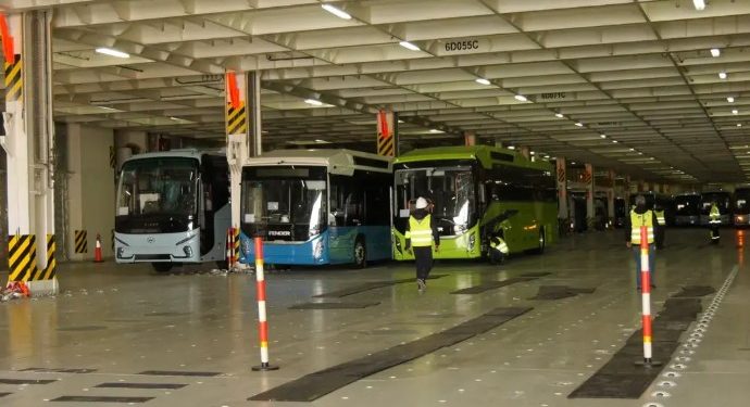 حافلة مستورة