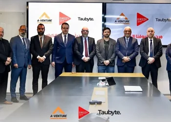 إطار شراكة إستراتيجية تم التوقيع عليها بين كل من "ألجيريا فنتشر" ومتعامل النقال"جازي" والمؤسسة الناشئة "توبايت"، أطلق المسرع العمومي "ألجيريا فنتشر"، يوم الخميس، منصة للحوسبة السحابية لفائدة مطوري البرمجيات موطنة في الجزائر وتدمج الذكاء الاصطناعي، تحت اسم"أفنتشركلاودز"  ، حسبما أفاد به بيان للمسرع العمومي