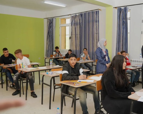 امتحانات إثبات المستوى للمتعلمين عن بعد في الطورين المتوسط والثانوي