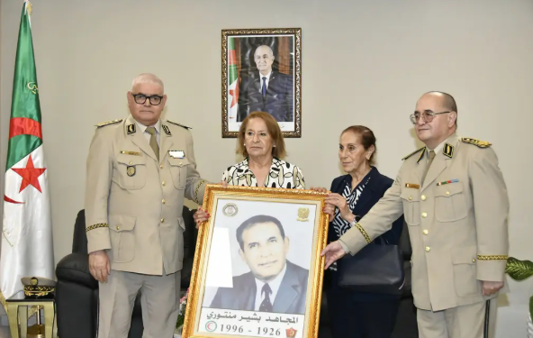  أسماء شهداء  و مجاهدي الثورة التحريرية على عدة منشآت عبر التراب الوطني