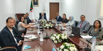 وزير الصناعة الصيدلانية